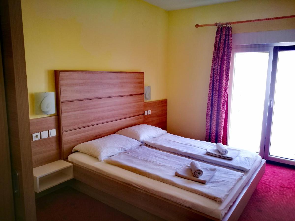 Apartmani Simon Lopar Eksteriør billede